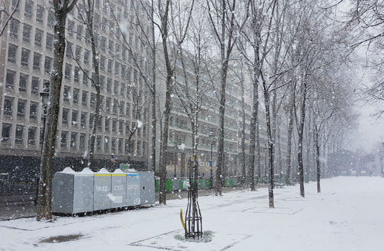 Giao thông thủ đô Paris hỗn loạn vì tuyết rơi dày - Ảnh 2