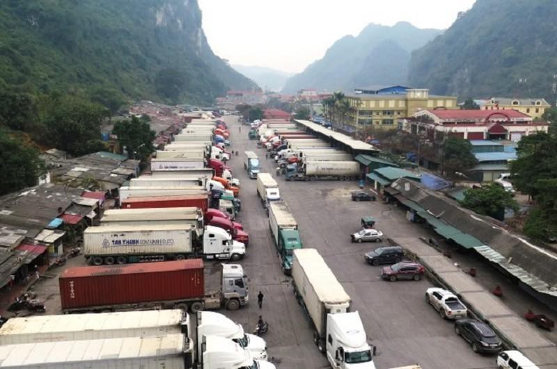Ùn tắc hàng hóa ở các cửa khẩu tỉnh Lạng Sơn vẫn tiếp diễn - Ảnh 1