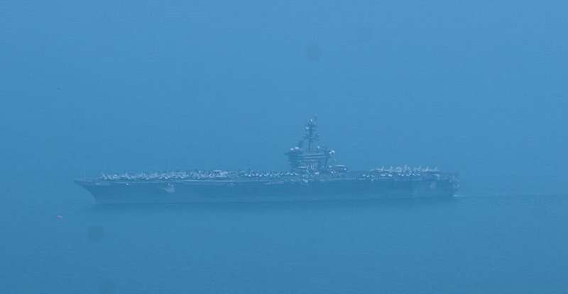 Siêu tàu sân bay Mỹ đã xuất hiện ở Đà Nẵng - Ảnh 1