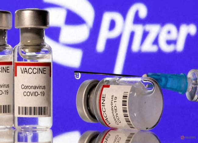Hai mũi vaccine Pfizer ngăn 70% nguy cơ nhập viện vì biến thể Omicron - Ảnh 1