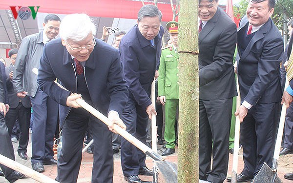 Tổng Bí thư tham dự lễ phát động Tết trồng cây tại tỉnh Hưng Yên - Ảnh 1