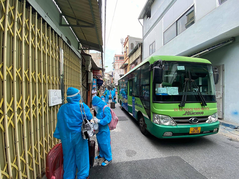 Bí thư Thành ủy Hà Nội Đinh Tiến Dũng: Tập trung tối đa cho tuyến cơ sở để phòng, chống Covid-19 - Ảnh 1