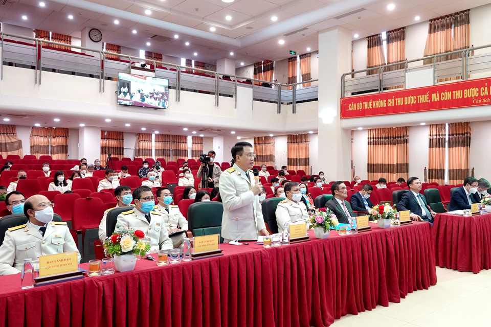 &Ocirc;ng Mai Sơn - Cục trưởng Cục Thuế TP H&agrave; Nội ph&aacute;t biểu tại Hội nghị