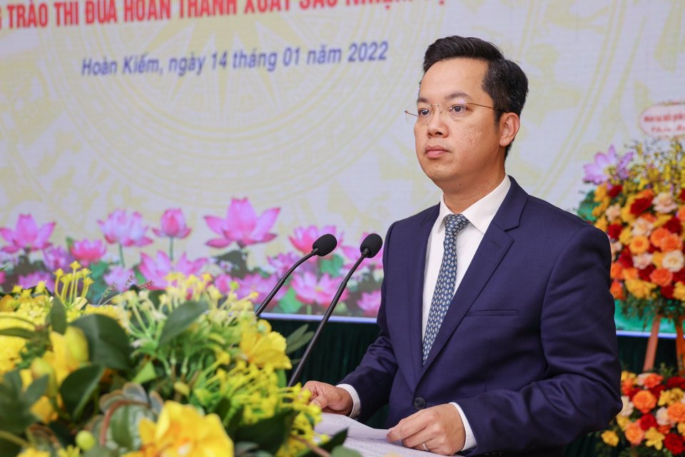 B&iacute; thư Quận uỷ, Chủ tịch HĐND quận Vũ Đăng Định ph&aacute;t biểu tại buổi lễ