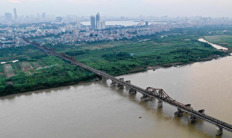 Cầu Long Bi&ecirc;n. Ảnh: L&ecirc; Việt
