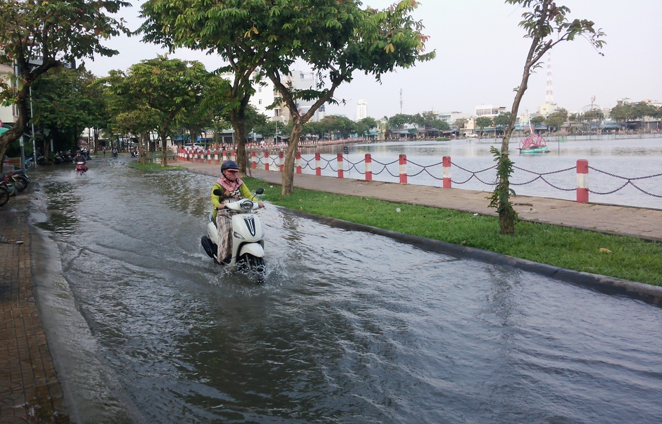 Ngập lụt ở nội &ocirc; Ninh Kiều, Cần Thơ. Ảnh: Giang Lam