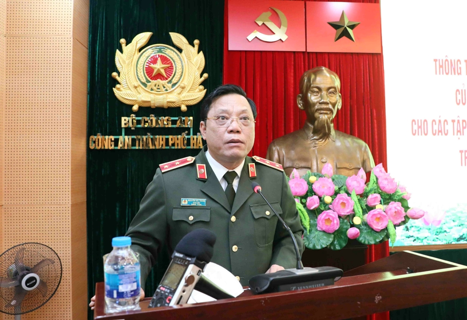 Trung tướng Nguyễn Hải Trung, Gi&aacute;m đốc C&ocirc;ng an TP H&agrave; Nội chủ tr&igrave; hội nghị.
