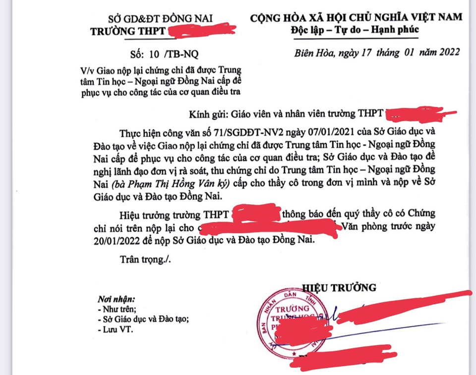 Từ th&ocirc;ng b&aacute;o của trường THPT QN tại TP Bi&ecirc;n H&ograve;a, kh&ocirc;ng &iacute;t gi&aacute;o vi&ecirc;n lo lắng v&agrave; x&ocirc;n xao khi phải giao nộp lại chứng chỉ ngoại ngữ v&agrave; tin học đ&atilde; được Trung t&acirc;m Tin học - Ngoại ngữ Đồng Nai cấp trước đ&oacute;.