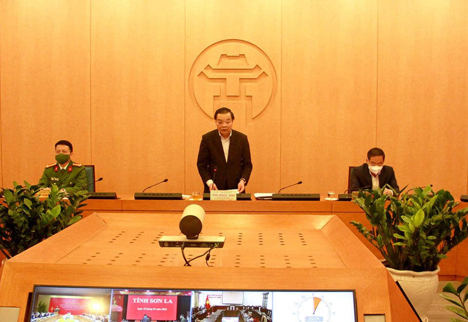 Chủ tịch UBND TP H&agrave; Nội Chu Ngọc Anh ph&aacute;t biểu tại hội nghị trực tuyến.&nbsp;