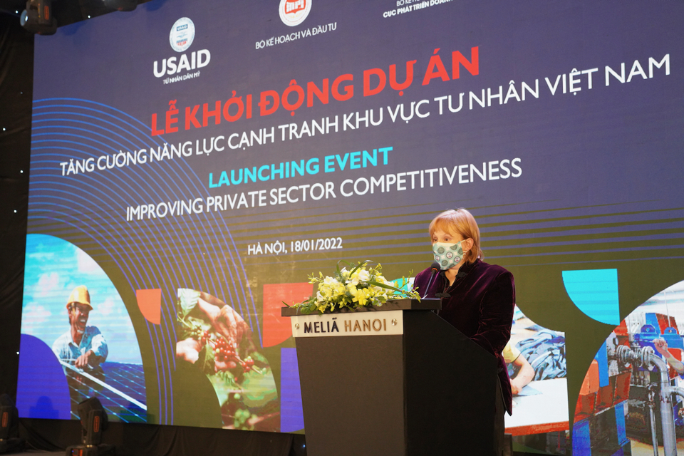 Gi&aacute;m đốc USAID Việt Nam Ann Marie Yastishock ph&aacute;t biểu tại sự kiện. Ảnh: ĐSQ