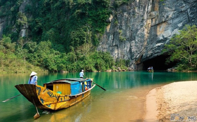 Phong Nha &ndash; Kẻ B&agrave;ng, địa điểm du lịch nổi tiếng tại Quảng B&igrave;nh.