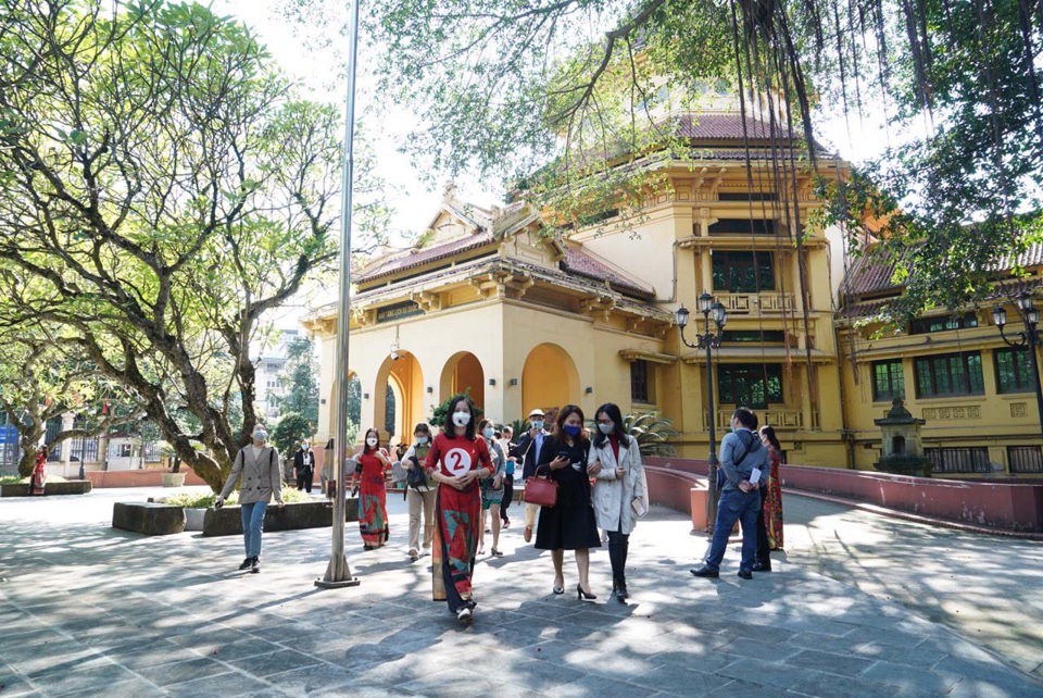 Bảo tàng Lịch sử quốc gia mở cửa khai trương cho khách tham quan tháng 10-2021. Ảnh Huy Hoàng