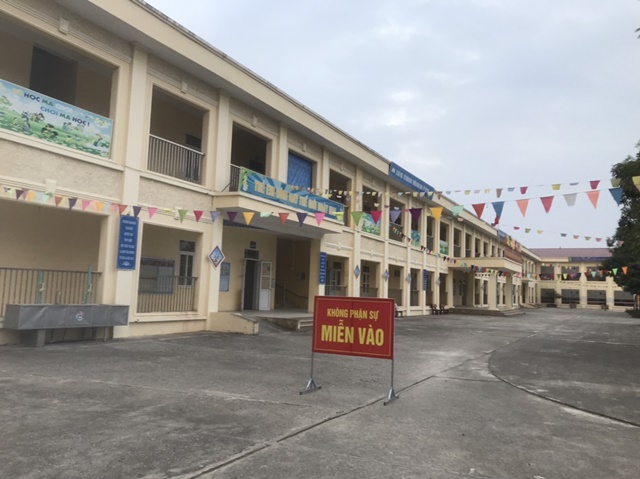 Trạm y tế lưu động Trường Mầm non xã Văn Bình đảm bảo cơ sở vật chất phục vụ bệnh nhân mắc Covid-19.