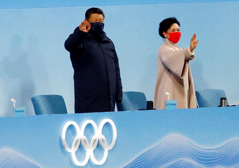 Chủ tịch Trung Quốc Tập Cận B&igrave;nh v&agrave; phu nh&acirc;n tham dự lễ khai mạc Olympic m&ugrave;a Đ&ocirc;ng 2022. Ảnh: Reuters