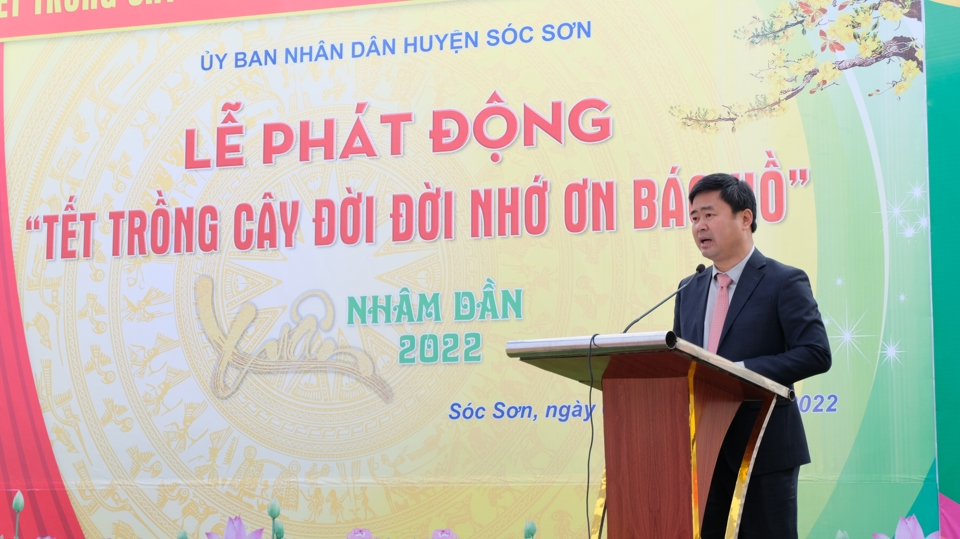 Ph&oacute; Chủ tịch UBND huyện S&oacute;c Sơn Đỗ Minh Tuấn ph&aacute;t biểu tại buổi lễ.