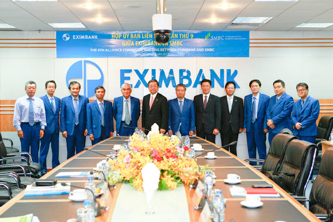 Lễ kỷ niệm 5 năm li&ecirc;n minh chiến lược giữa Eximbank v&agrave; SMBC năm 2013&nbsp; thời "cơm l&agrave;nh, canh ngọt) (Ảnh: Website Eximbank)