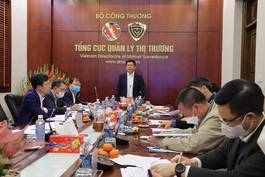 Bộ trưởng Bộ C&ocirc;ng Thương Nguyễn Hồng Di&ecirc;n chủ tr&igrave; cuộc họp chiều 9/2.