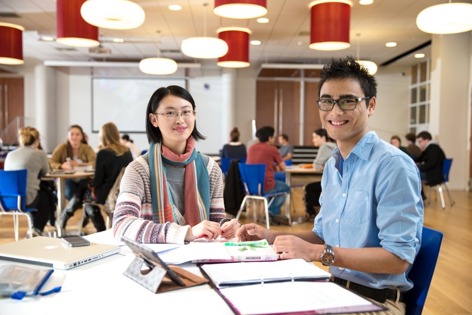 Trước đó vào năm 2020 và 2021, Chính phủ New Zealand cũng đã có 3 đợt đặc cách nhập cảnh cho 2.250 du học sinh quốc tế.