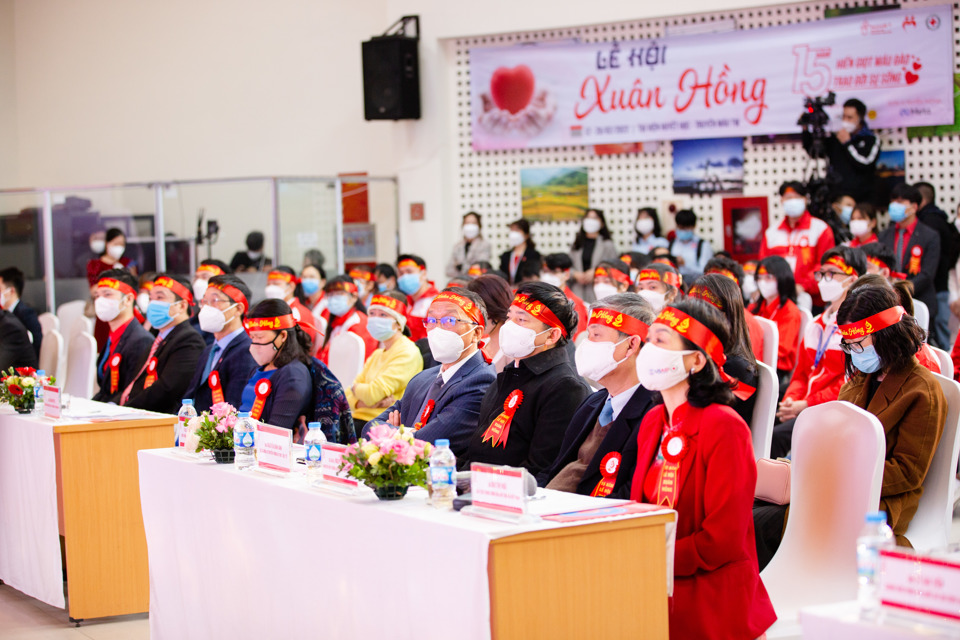 C&aacute;c đại biểu tham dự khai mạc Lễ hội Xu&acirc;n hồng 2022.