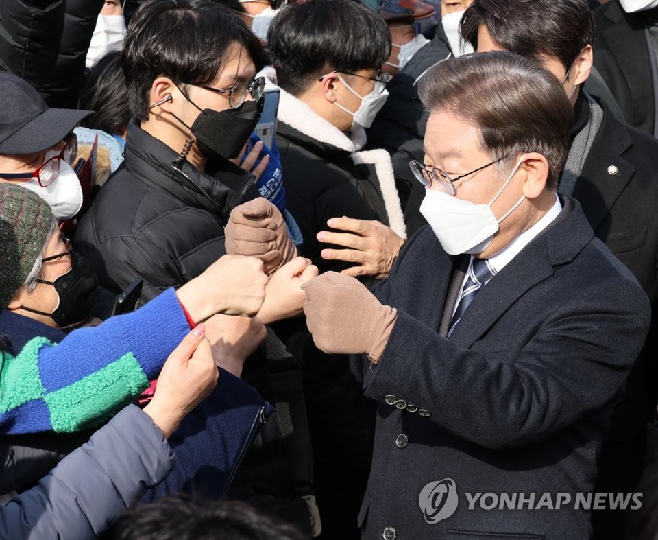 Lee Jae-myung, l&atilde;nh đạo Đảng D&acirc;n chủ cầm quyền. Ảnh: Yonhap