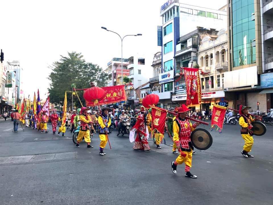 Đội k&egrave;n la thuộc Hội La Cổ Sư Tr&uacute;c Hi&ecirc;n diễu h&agrave;nh. Ảnh do Hội cung cấp.