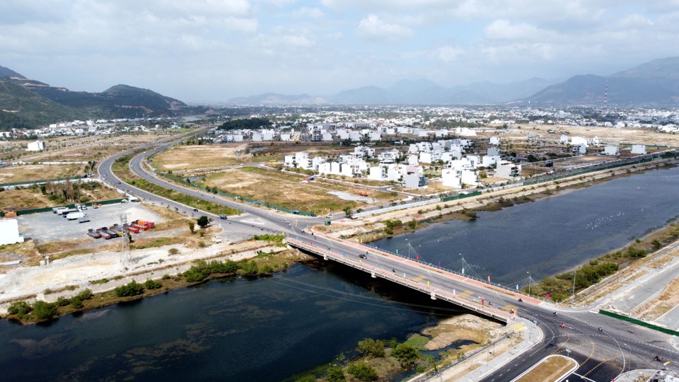 Con sông khu vực phía Tây TP Nha Trang sẽ được nạo vét và khôi phục dòng chảy. (Ảnh: Trung Vũ)