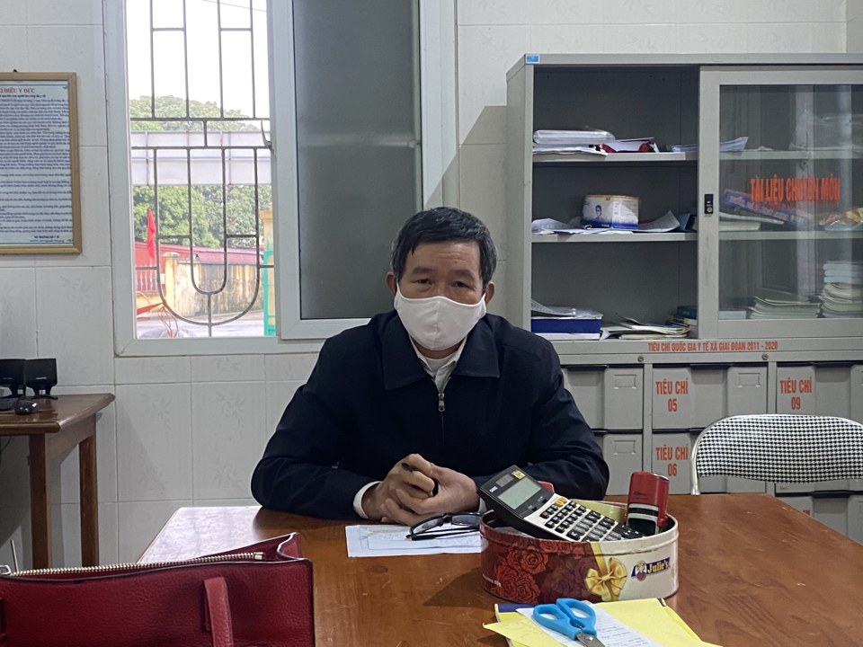 Trạm trưởng Nguyễn Văn Hanh khẳng định c&oacute; việc thu tiền ăn ch&ecirc;nh lệch về que test Covid-19 d&ugrave;ng để bồi dưỡng cho c&aacute;n bộ tại trạm. Ảnh: Hải Yến