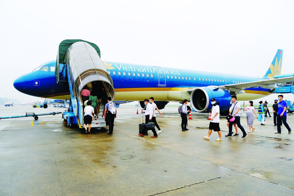 Vietnam Airlines triển khai nối lại c&aacute;c đường bay quốc tế thường lệ. Ảnh: Trần Dũng