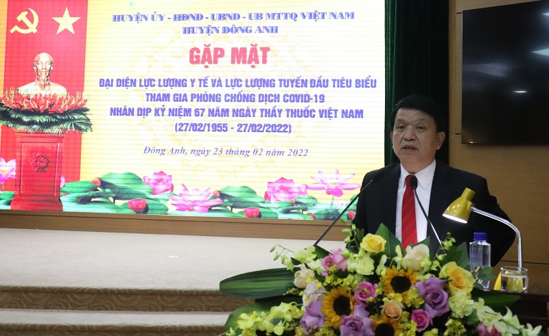 Ph&oacute; B&iacute; thư Huyện ủy Đ&ocirc;ng Anh Nguyễn Văn Cường ph&aacute;t biểu tại buổi lễ.