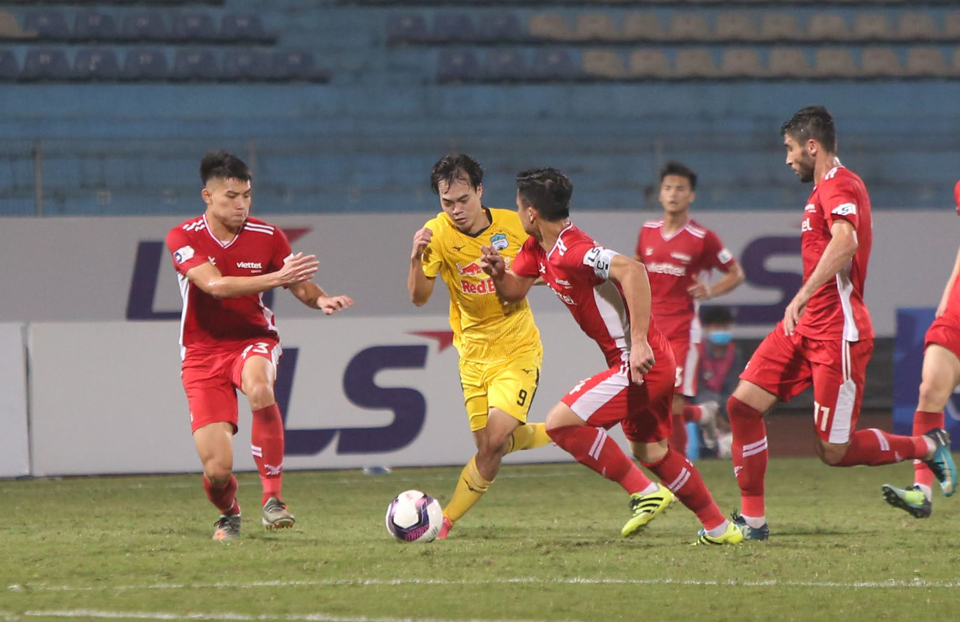 V-League 2022 lao đao trước ng&agrave;y khai m&agrave;n v&igrave; dịch Covid-19. Ảnh: Ngọc T&uacute;.