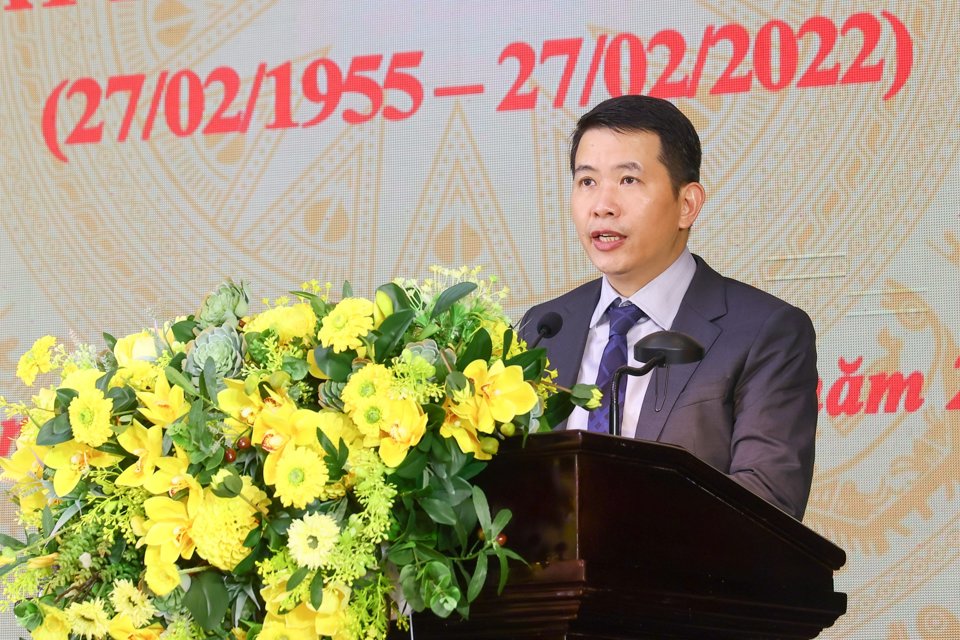 Chủ tịch UBND quận Phạm Tuấn Long ph&aacute;t biểu tại Hội nghị