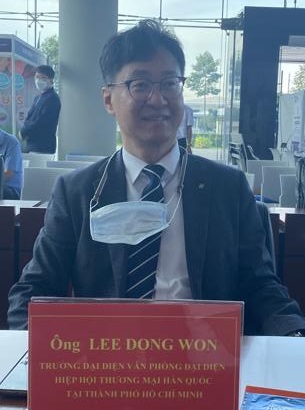 &Ocirc;ng Lee Dong Won, Trưởng đại diện Hiệp hội thương mại H&agrave;n Quốc tại TP Hồ Ch&iacute; Minh.