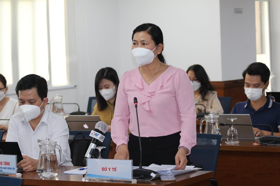 B&agrave; Nguyễn Thị Huỳnh Mai cho biết, Th&agrave;nh phố tiếp tục triển khai kế hoạch bảo vệ người c&oacute; nguy cơ, bệnh nền, người tr&ecirc;n 65 tuổi.