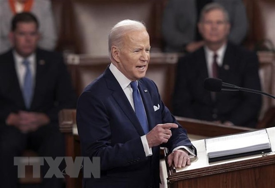 Tổng thống Mỹ Joe Biden đọc Th&ocirc;ng điệp Li&ecirc;n bang 2022 tại phi&ecirc;n họp lưỡng viện Quốc hội ở Washington, DC, ng&agrave;y 1/3/2022. Ảnh: AFP/TTXVN