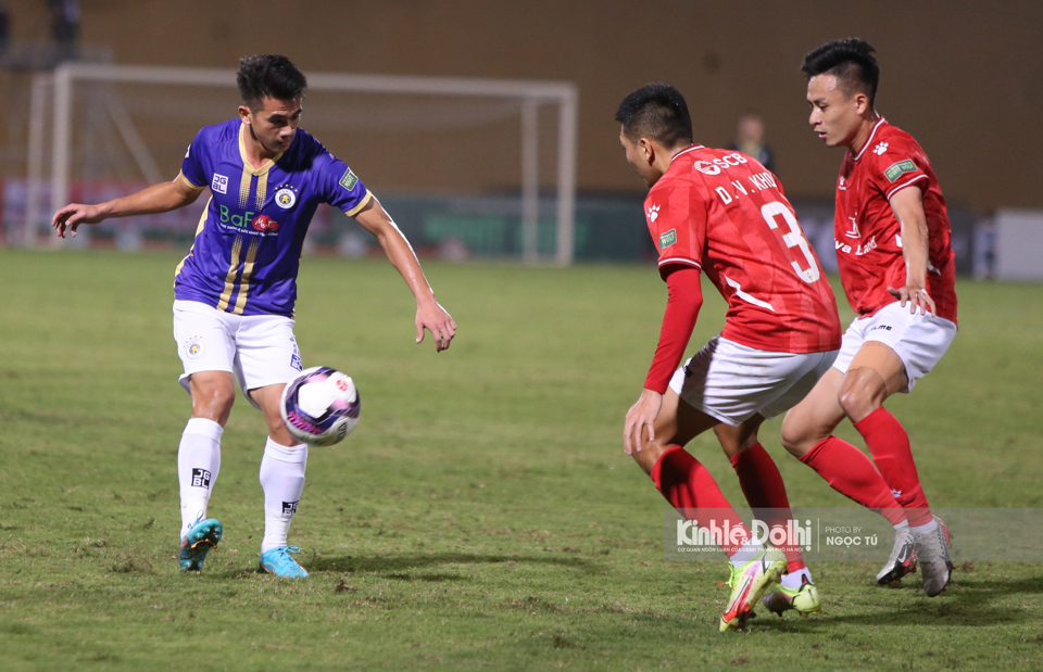D&ugrave; vậy H&agrave; Nội FC vẫn thể hiện sự vượt trội về lối chơi so với CLB TP Hồ Ch&iacute; Minh.