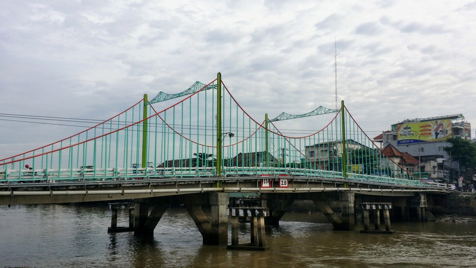 Cầu Quay, TP Mỹ Tho, tỉnh Tiền Giang, nơi xảy ra vụ hai đối tượng bắn chết một thiếu ni&ecirc;n v&agrave;o tối 13/3. Ảnh: Internet..