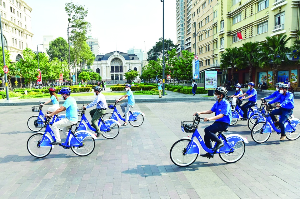 Xe đạp c&ocirc;ng cộng được sử dụng tại TP Hồ Ch&iacute; Minh. Ảnh: L&ecirc; Qu&acirc;n
