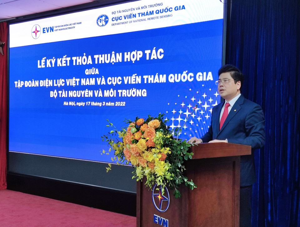 Phó Tổng Giám đốc EVN Võ Quang Lâm phát biểu tại buổi lễ. Ảnh: Hoàng Anh