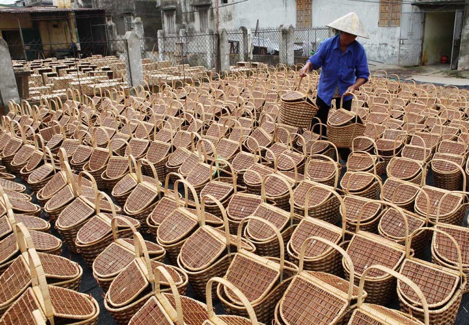 Sản phẩm mây tre đan xuất khẩu ở làng nghề Phú Túc, Phú Xuyên. Ảnh Trần Việt