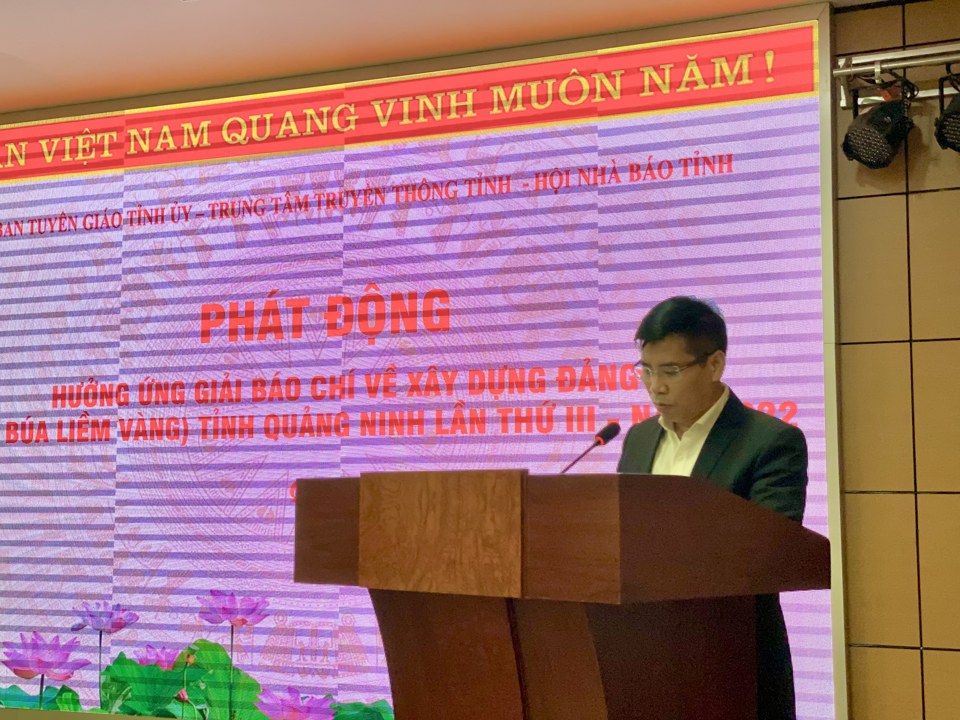 Trưởng ban Tuy&ecirc;n gi&aacute;o Tỉnh ủy Quảng Ninh Trương C&ocirc;ng Ng&agrave;n ph&aacute;t biểu tại hội nghị. Ảnh Hải Yến