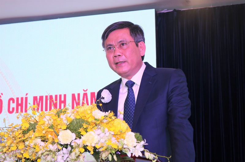Chủ tịch UBND tỉnh Quảng B&igrave;nh Trần Thắng ph&aacute;t biểu tại hội nghị .
