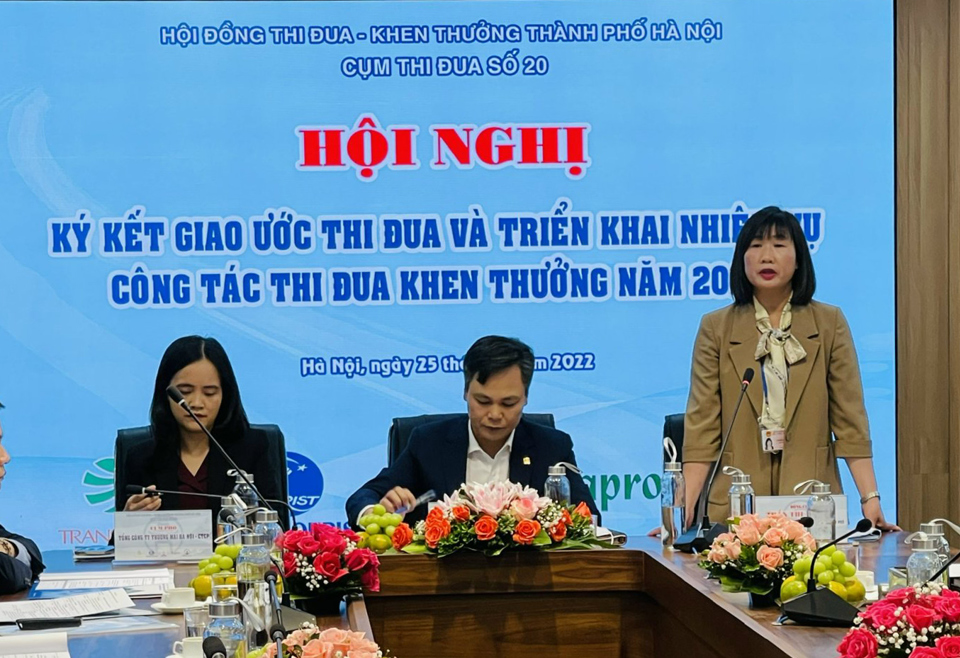 Ph&oacute; trưởng Ban Thi đua - Khen thưởng TP H&agrave; Nội Trần Thị Thu H&agrave; ph&aacute;t biểu tại Hội nghị