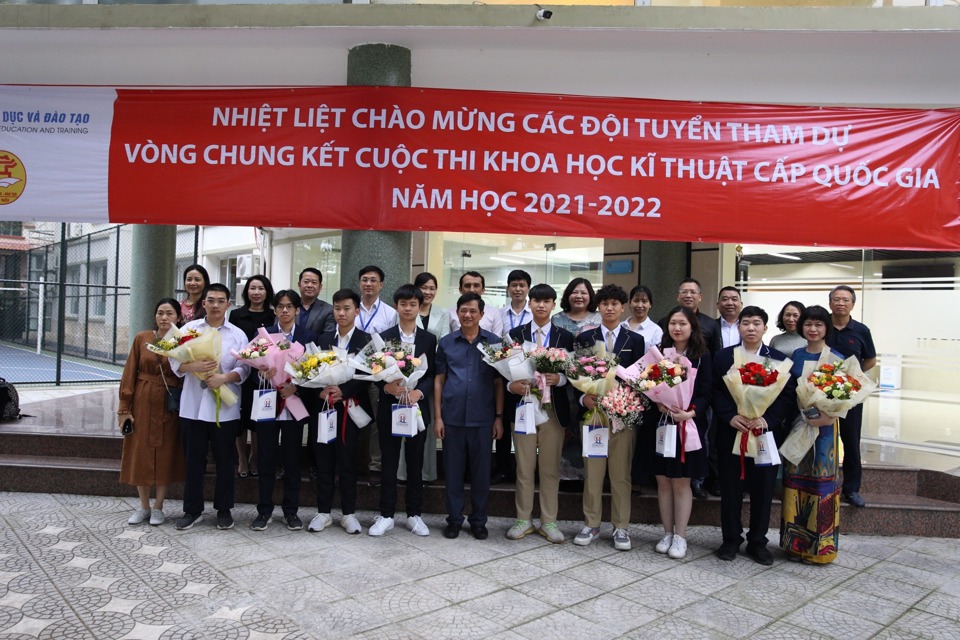 Phó Giám đốc Sở GD&ĐT Hà Nội Phạm Xuân Tiến cùng thầy cô, học sinh tham dự vòng chung kết Cuộc thi