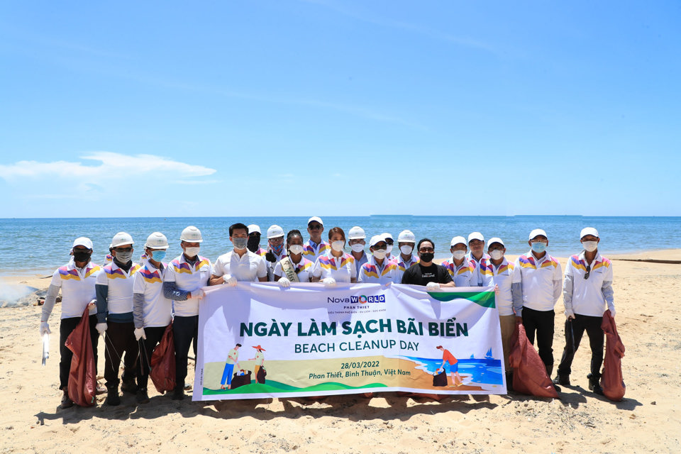 Miss Earth 2021 chung tay làm sạch bờ biển Phan Thiết - Ảnh 3
