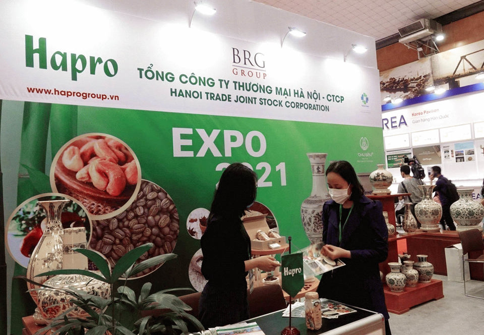 HAPRO giới thiệu sản phẩm tại hội chợ Vietnam Expo 2021. Ảnh: Ho&agrave;i Nam