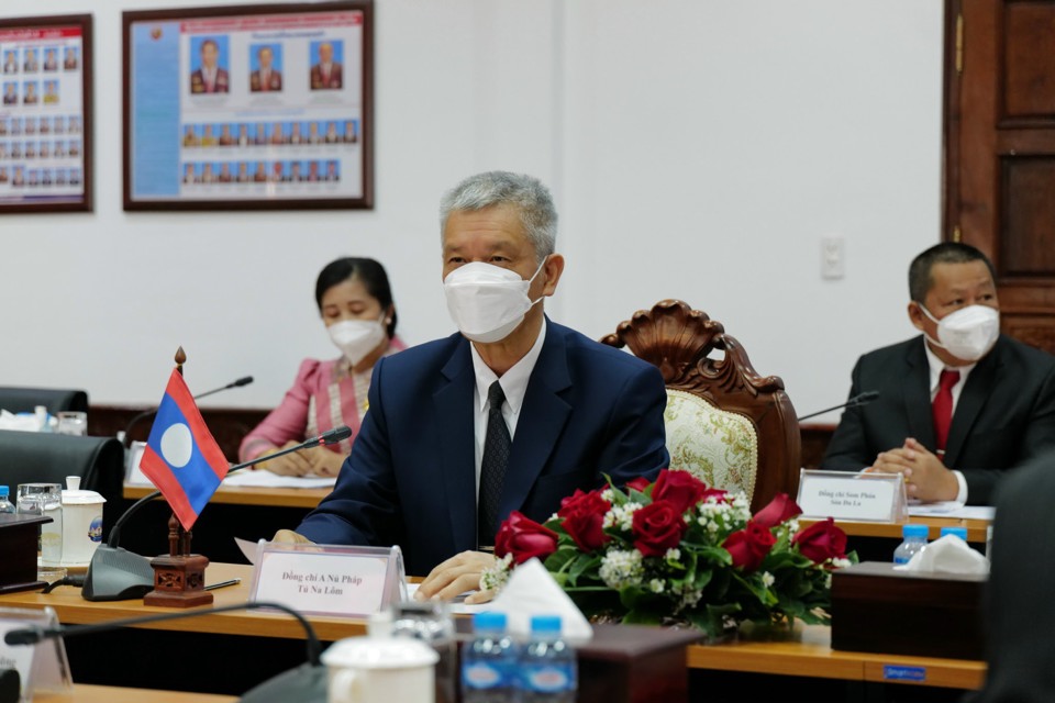 Bí thư Thành ủy, Chủ tịch HĐND Thủ đô Viêng Chăn (Lào) Anouphap Tounalom phát biểu tại cuộc hội đàm.
