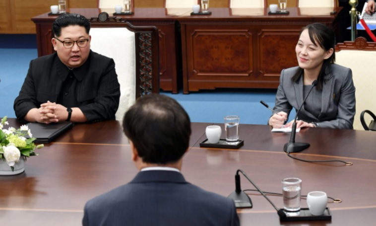 Nh&agrave; l&atilde;nh đạo Triều Ti&ecirc;n Kim Jong un (tr&aacute;i) v&agrave;&nbsp;b&agrave; Kim Yo-jong - Ph&oacute; chủ nhiệm Ủy ban T.Ư của Đảng Lao động Triều Ti&ecirc;n. Ảnh: Reuters