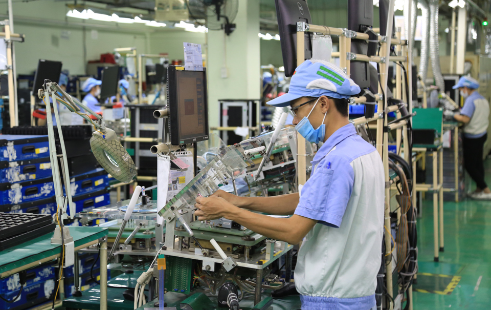 Sản xuất thiết bị điện tử xuất khẩu tại Công ty TNHH Katolec Việt Nam, huyện Mê Linh, Hà Nội. Ảnh: Phạm Hùng