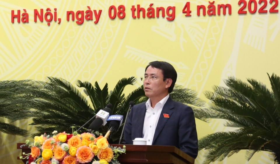 Ph&oacute; Chủ tịch UBND TP Nguyễn Trọng Đ&ocirc;ng ph&aacute;t biểu giải tr&igrave;nh tại Kỳ họp
