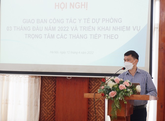 Ph&oacute; Gi&aacute;m đốc Sở Y tế H&agrave; Nội Vũ Cao Cương ph&aacute;t biểu chỉ đạo hội nghị.